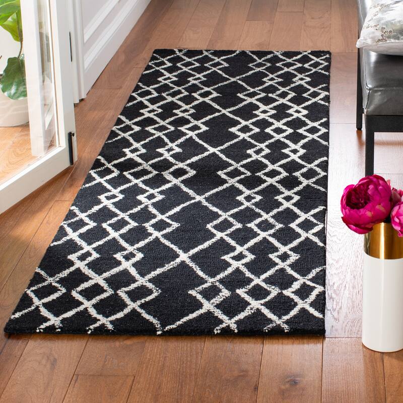 SAFAVIEH Handmade Metro Massom French Country Wool Rug - 2'3" x 8' Runner - Black/Ivory