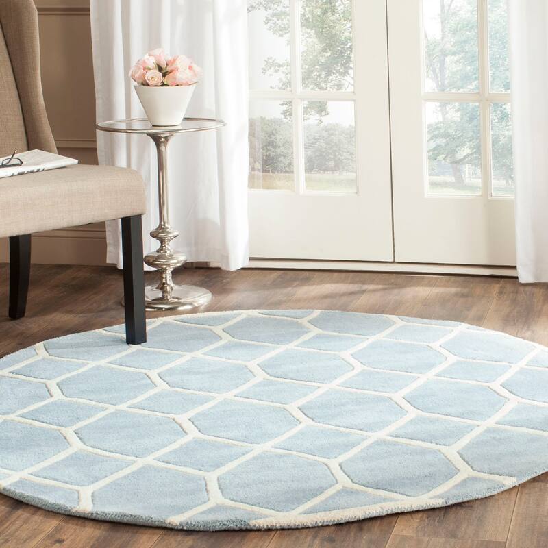 SAFAVIEH Handmade Chatham Urtza Modern Wool Rug - 5' Round - Blue/Ivory