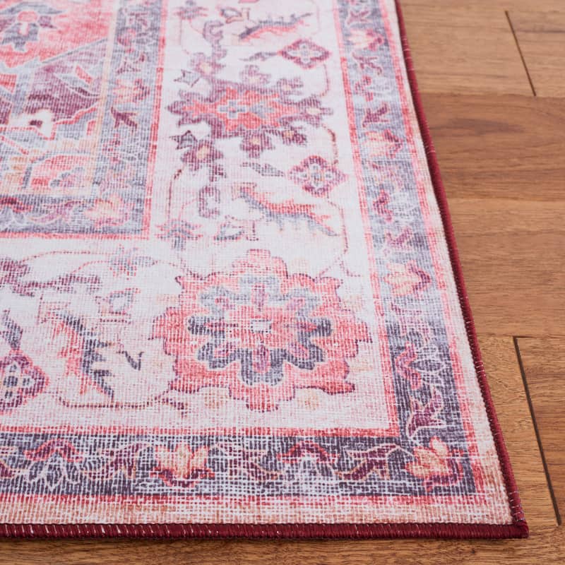 SAFAVIEH Tucson Machine Washable Slip Resistant Celina Traditional Rug