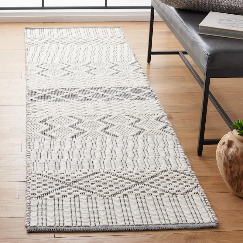 SAFAVIEH Handmade Natura Garda Moroccan Wool Rug - 2'3" x 8' Runner - Ivory/Grey