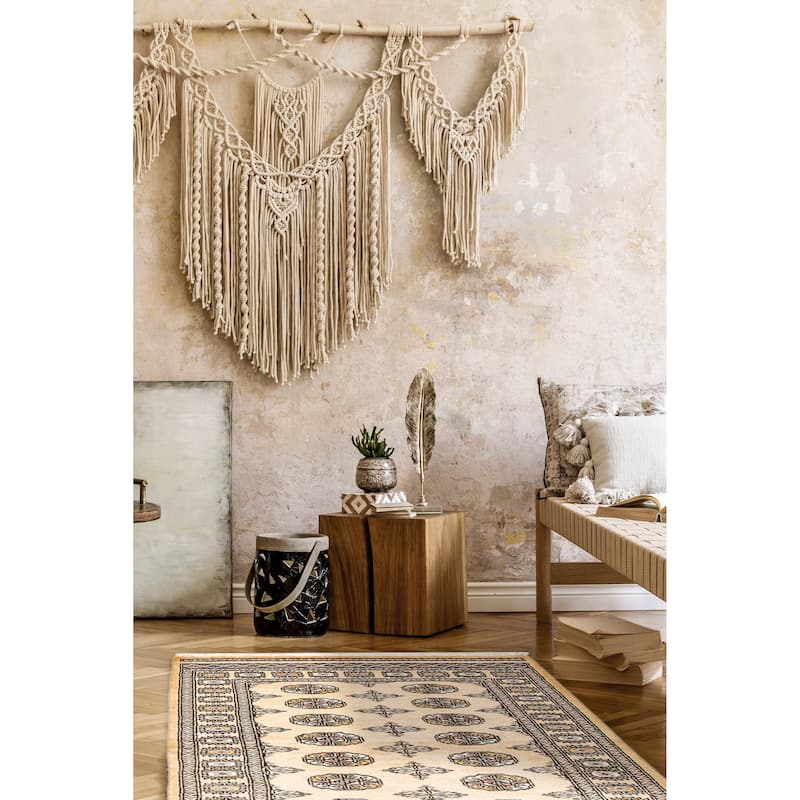 ECARPETGALLERY Hand-knotted Peshawar Bokhara Beige Wool Rug - 3'2 x 5'1