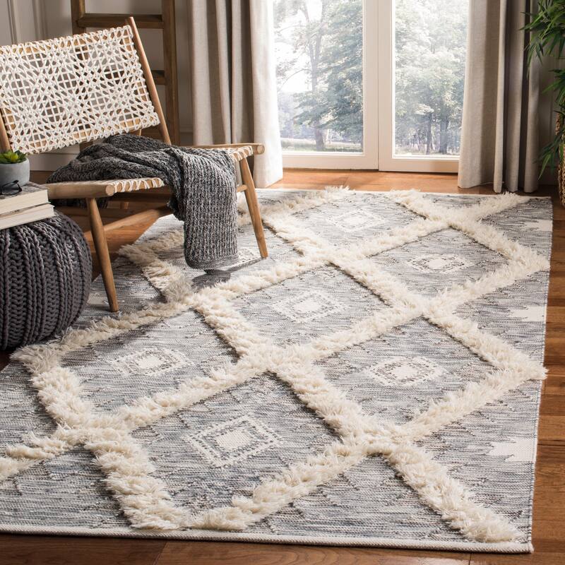 SAFAVIEH Hand-knotted Kenya Arlenne Southwestern Tribal Wool Rug