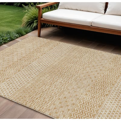 HomeRoots Chevron Modern Rectangle Outdoor Rug