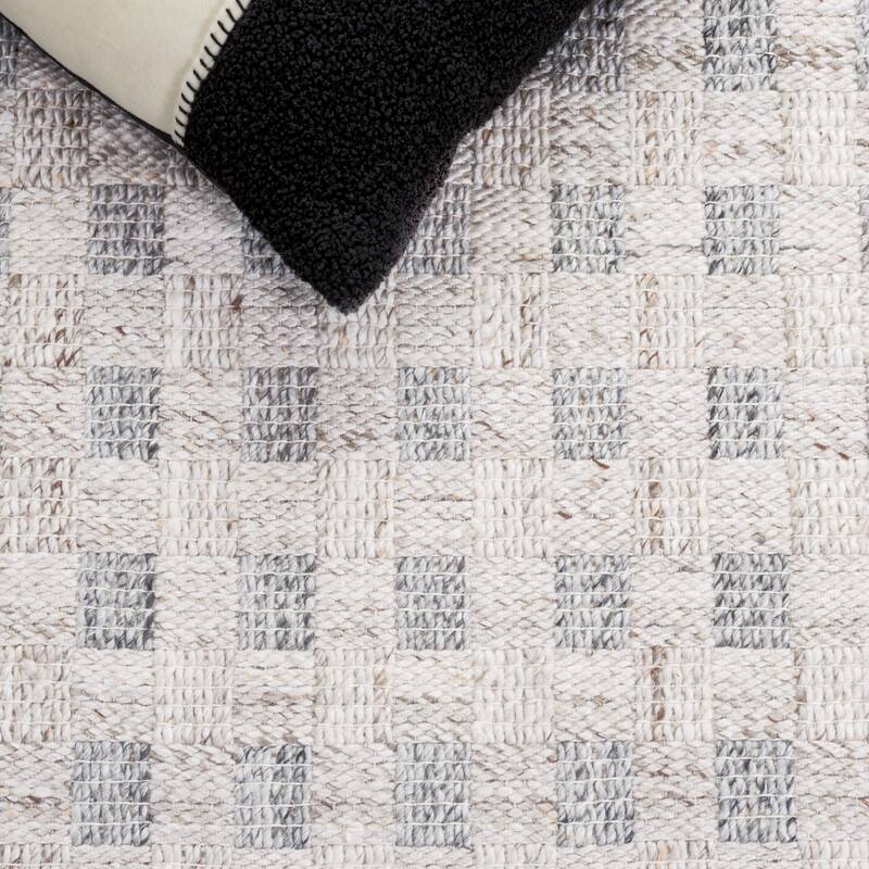SAFAVIEH Handmade Renewal Friedlinde Rug