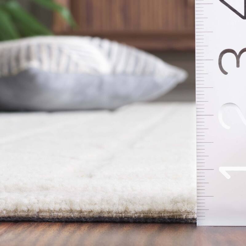 SAFAVIEH Handmade Mykonos Tamilla Wool Rug