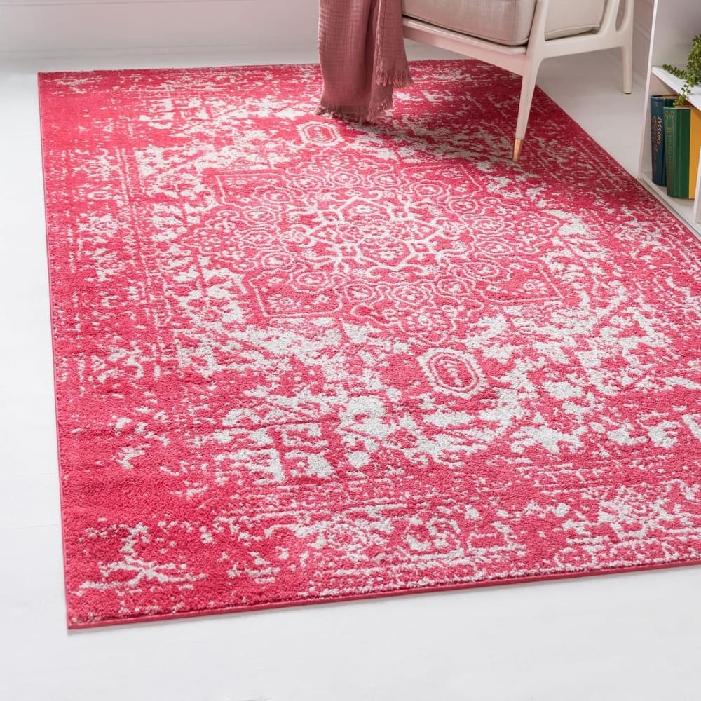 Traditional Brenda Collection Area Rug