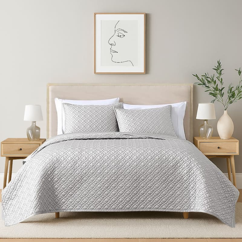 Keo 3pc King Coverlet Set, Reversible, Shams, Silver Silky Fabric