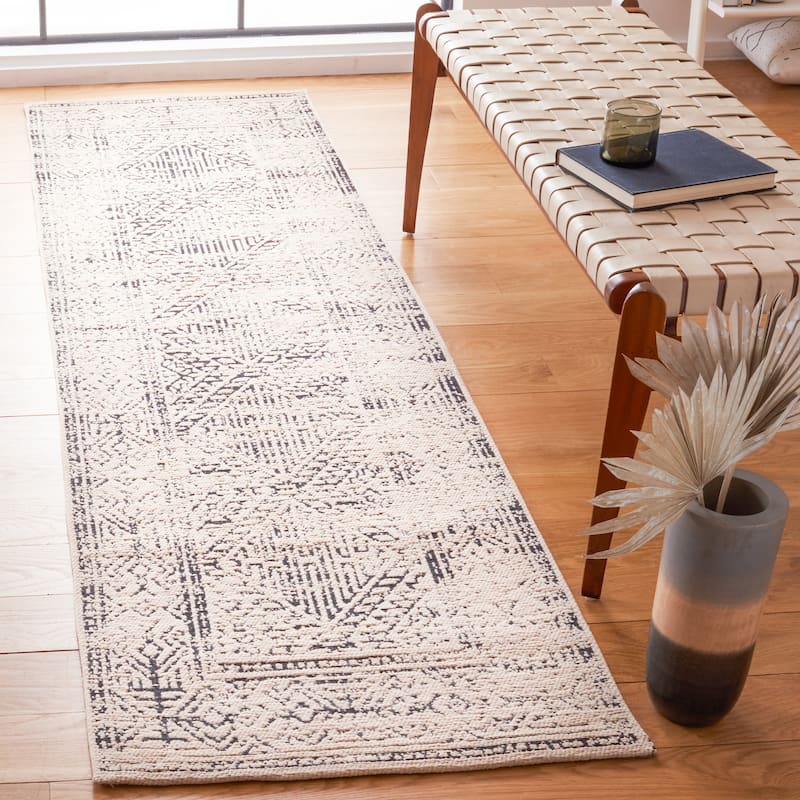 SAFAVIEH Hand-Woven Classic Vintage Tessa Moroccan Rug - 2'3" x 8' Runner - Beige/Black