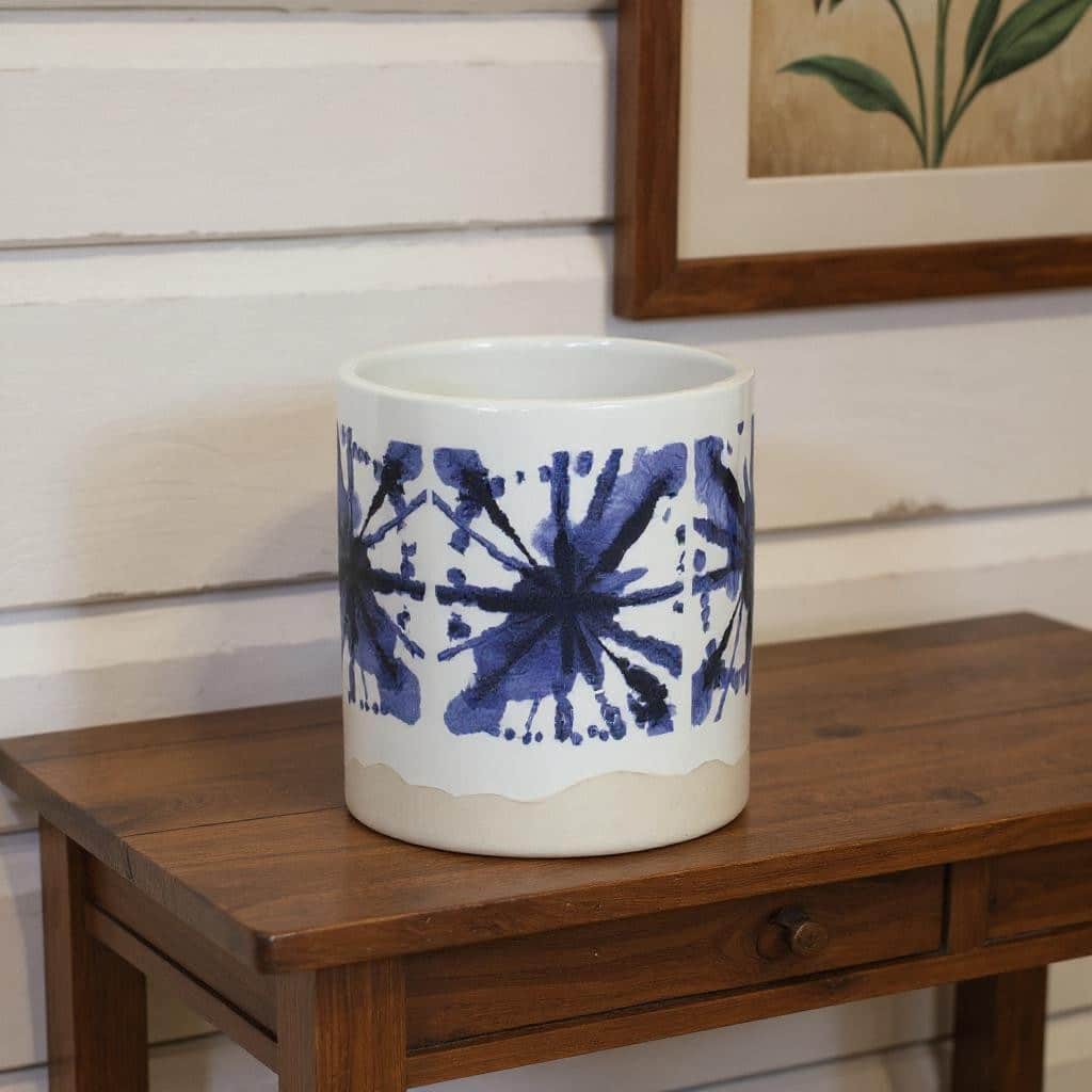HomeRoots Set of Two White And Blue Ceramic 5 Ounce Abstract Round Pot Planters - 5.50 in. x 6.00 in. x 5.50 in.