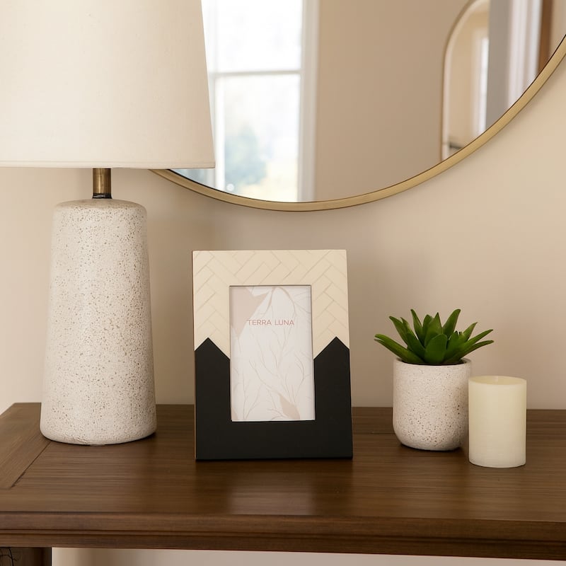 Resin Picture Frame Geometric Contrast Design and Two-Tone Styling