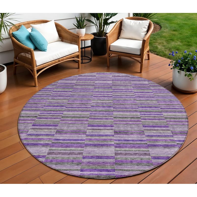 HomeRoots Striped Transitional Rectangle Outdoor Rug - 8' Round