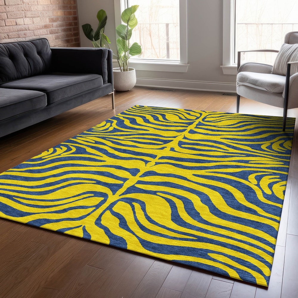 Machine Washable Indoor/ Outdoor Modern Animal Print Chantille Rug