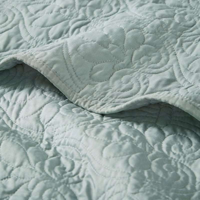 Madison Park Mansfield Oversized Quilted Throw