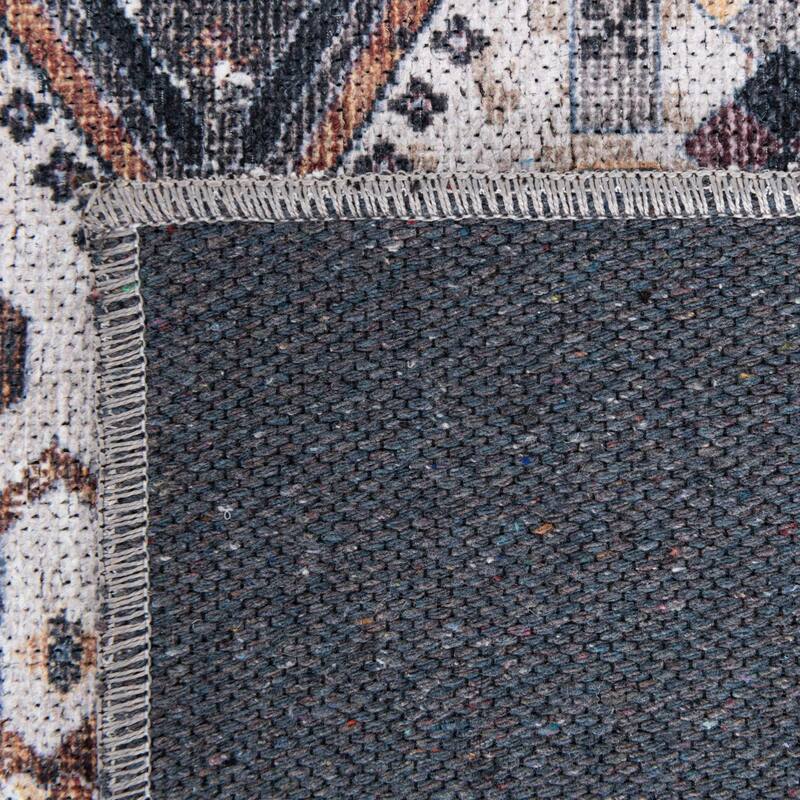Traditional Tira Collection Area Rug