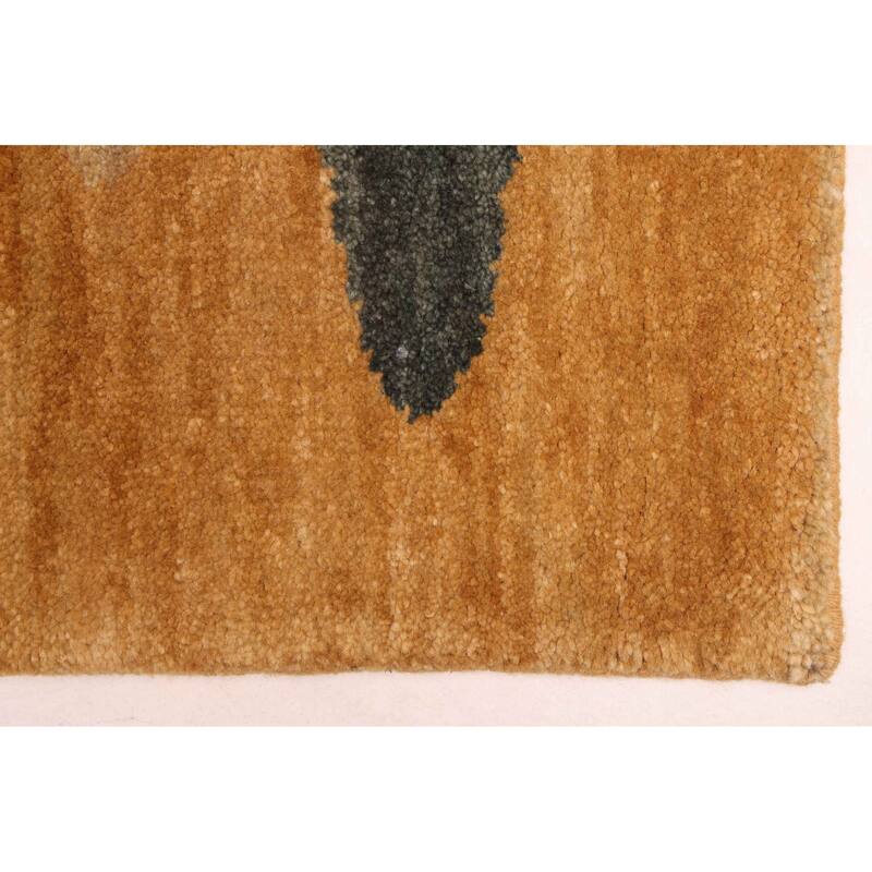 ECARPETGALLERY Hand-knotted Peshawar Ziegler Light Gold Wool Rug - 5'1 x 7'0