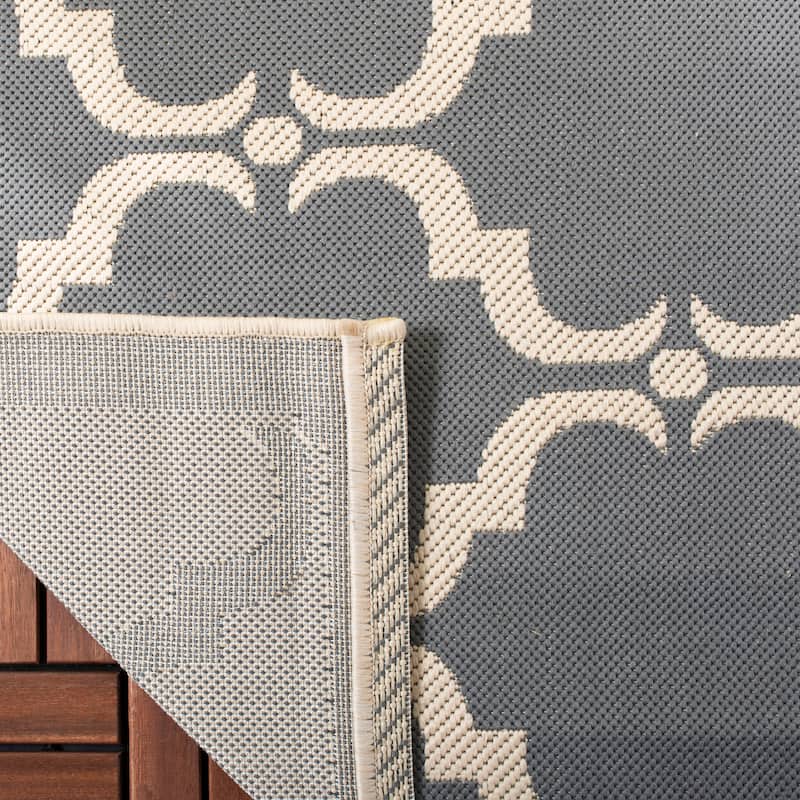 SAFAVIEH Courtyard Charleen Indoor/ Outdoor Waterproof Patio Backyard Rug