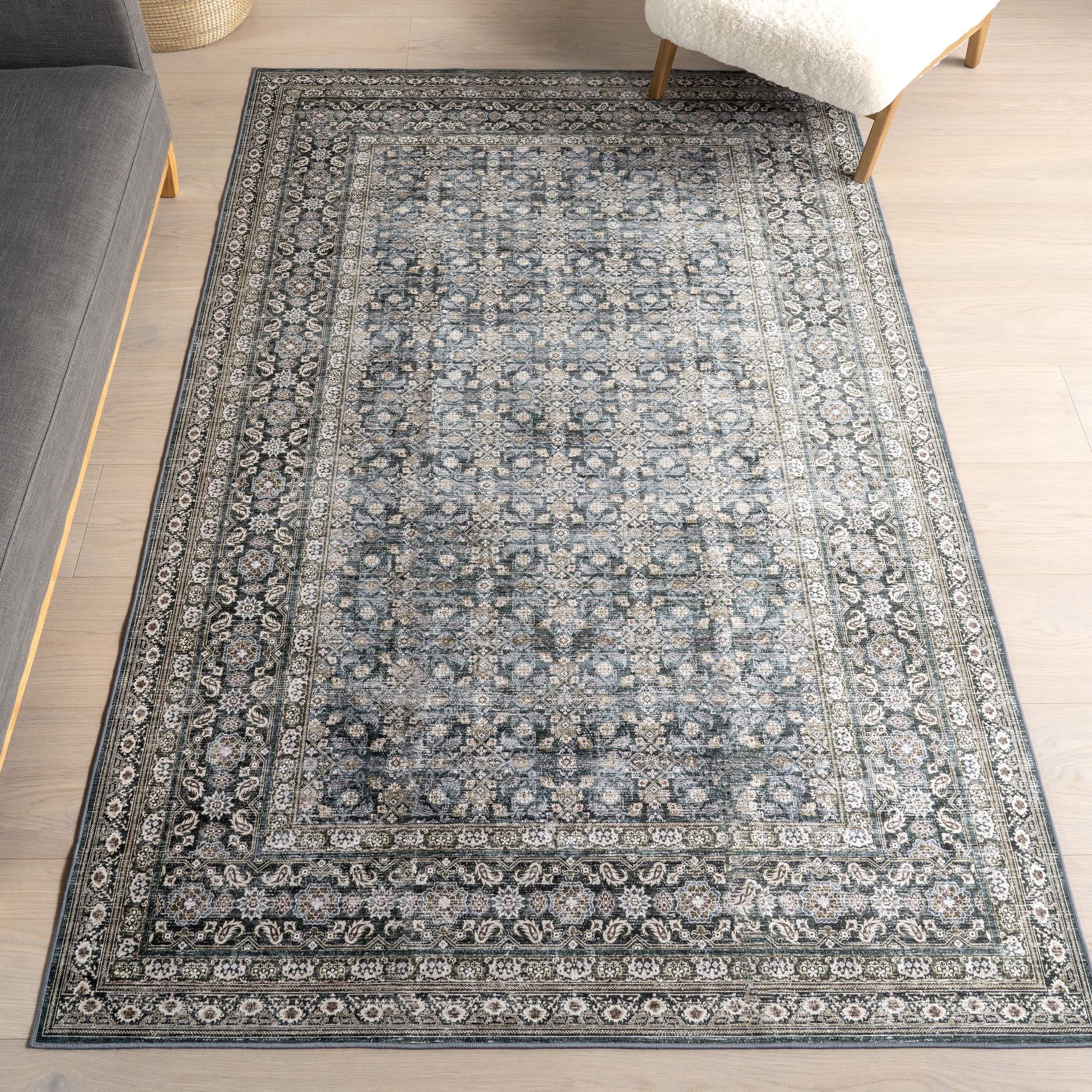 Nuloom Quintessa Medallion SplashGuard Machine Washable Area Rug