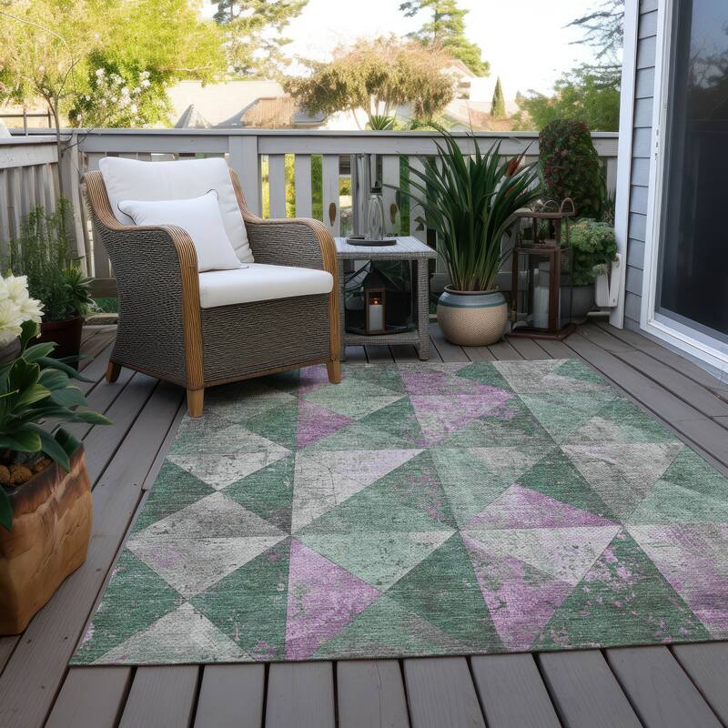 Machine Washable Indoor/ Outdoor Contemporary Diamonds Chantille Rug
