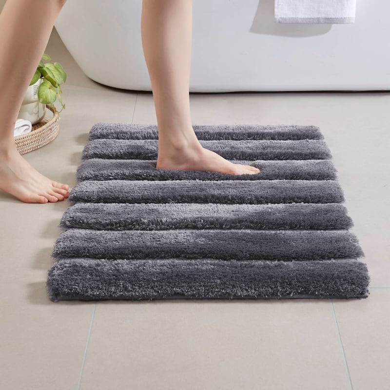 Madison Park Tufted Pearl Channel Solid Bath Rug