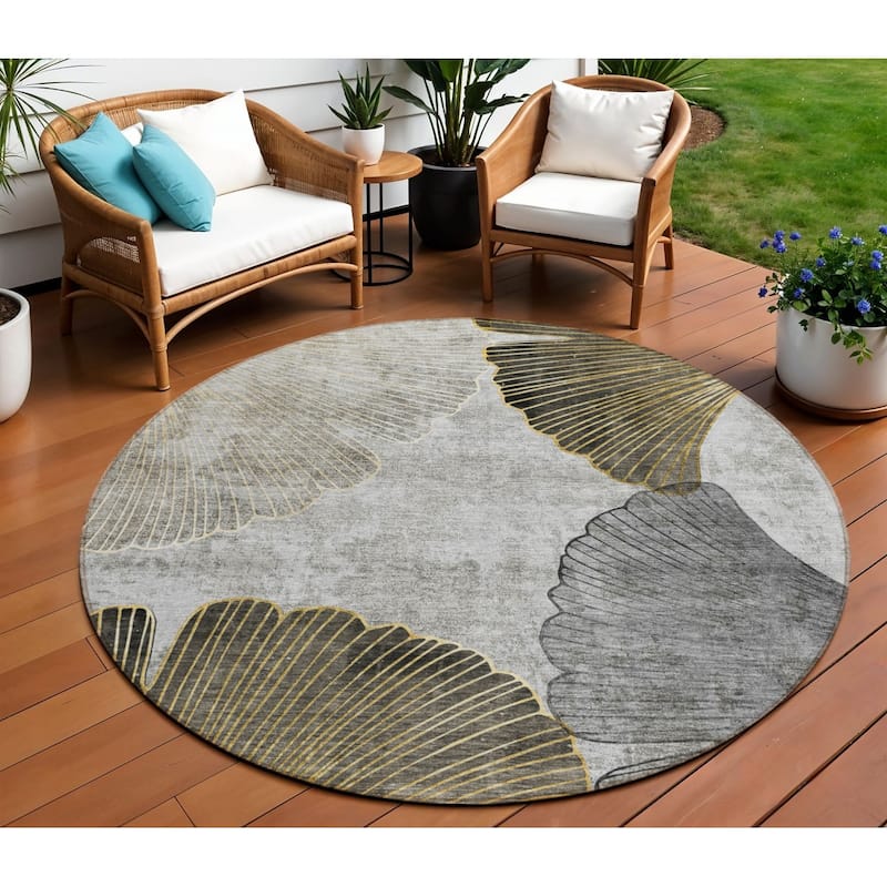 HomeRoots Floral Transitional Rectangle Outdoor Rug - 8' Round