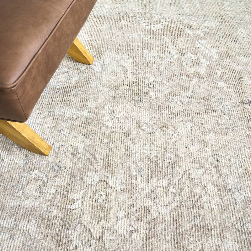 EXQUISITE RUGS Tuscany Hand-loomed Wool/Bamboo Silk Tan Area Rug.