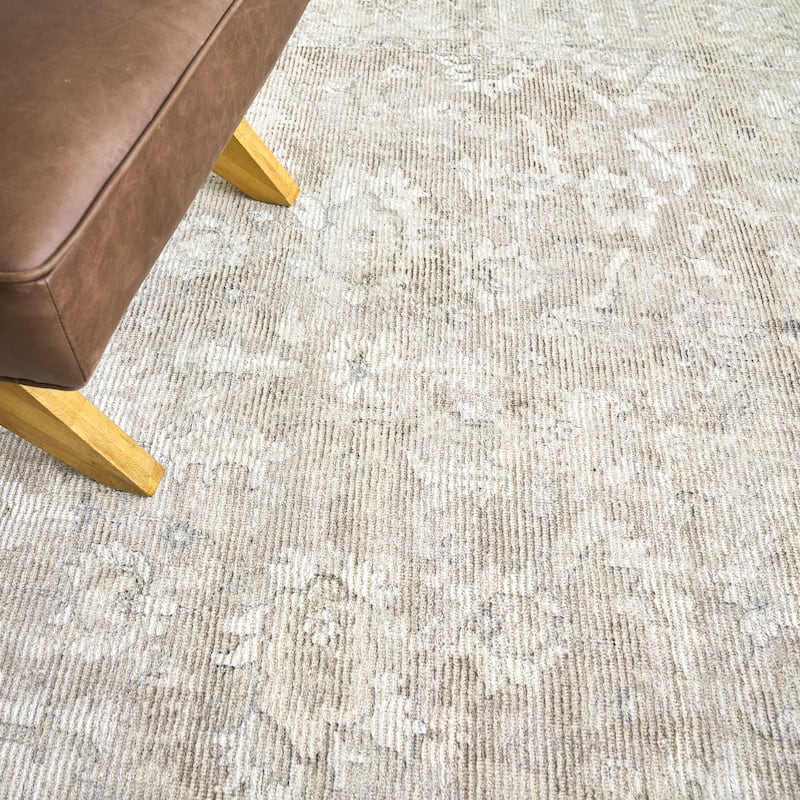 EXQUISITE RUGS Tuscany Hand-loomed Wool/Bamboo Silk Tan Area Rug.