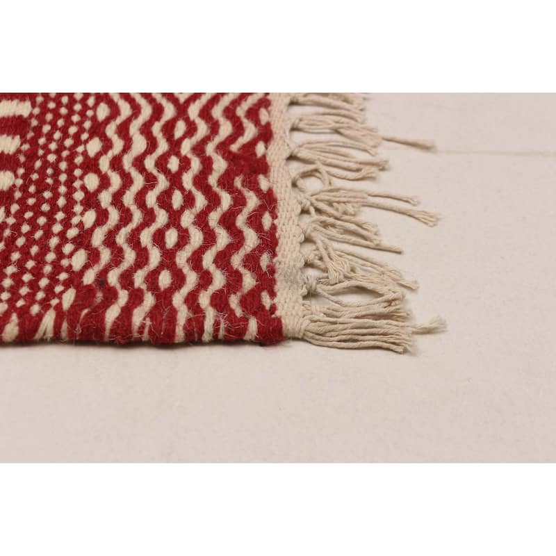 Nevada Red Kilim 4'11" x 7'10" - 4'11 x 7'10
