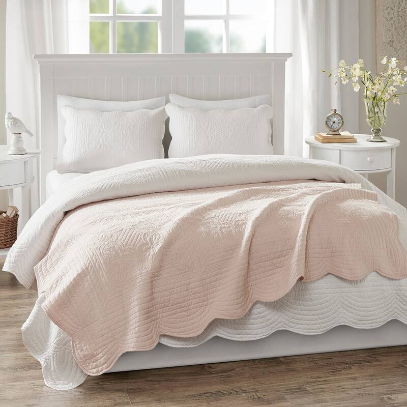 Madison Park Tuscany Oversized Quilted Throw with Scalloped Edges - Blush