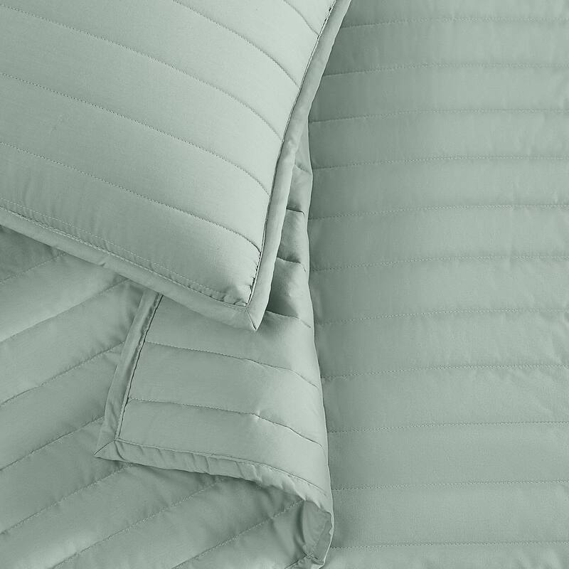 Brooklyn Loom Solid Cotton Percale Quilt Set