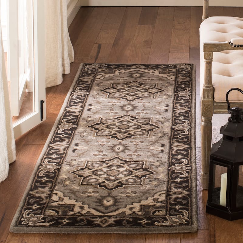 SAFAVIEH Handmade Royalty Chyna Traditional Oriental Wool Rug - 2'3" x 7' Runner - Silver/Charcoal