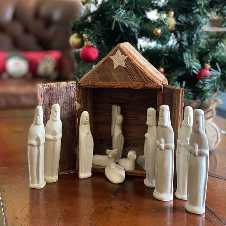Kenya Soapstone Nativity Set and Banana Fiber Barn, 13-piece Set