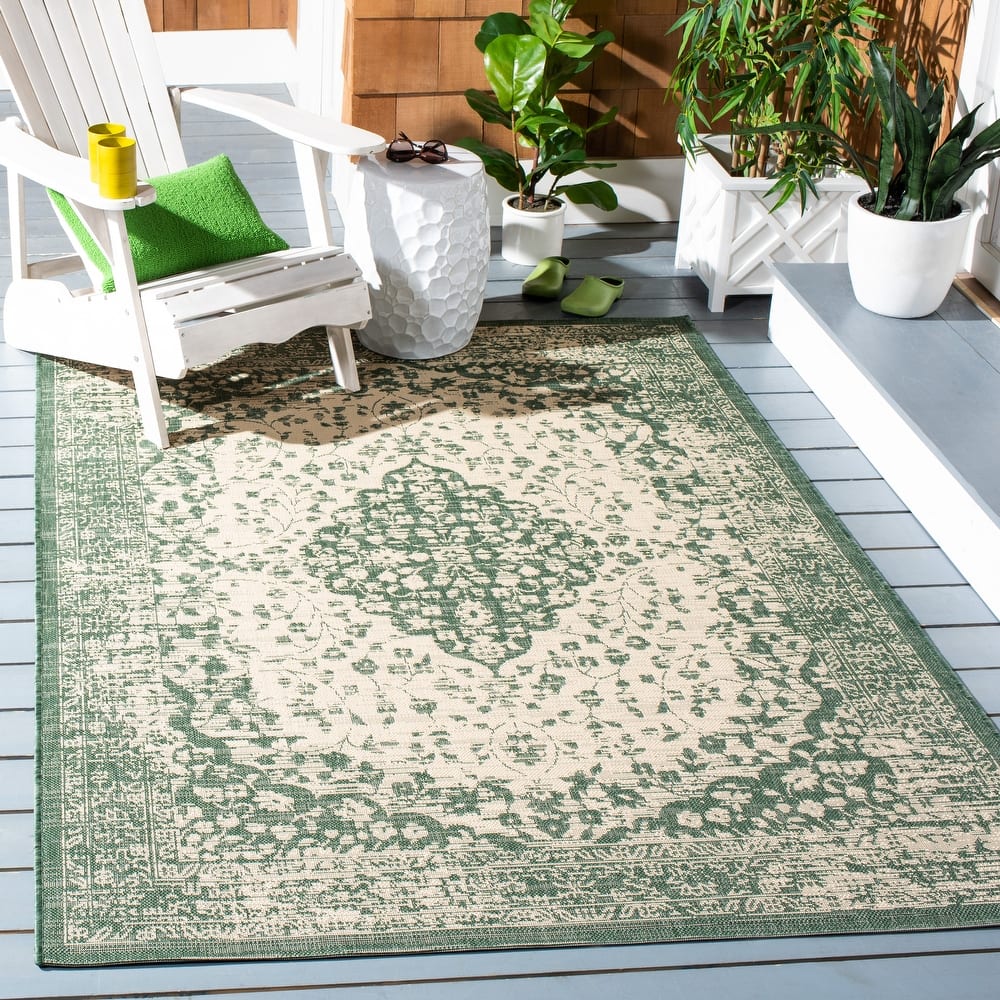 SAFAVIEH Courtyard Hanneke Indoor/ Outdoor Waterproof Patio Backyard Rug