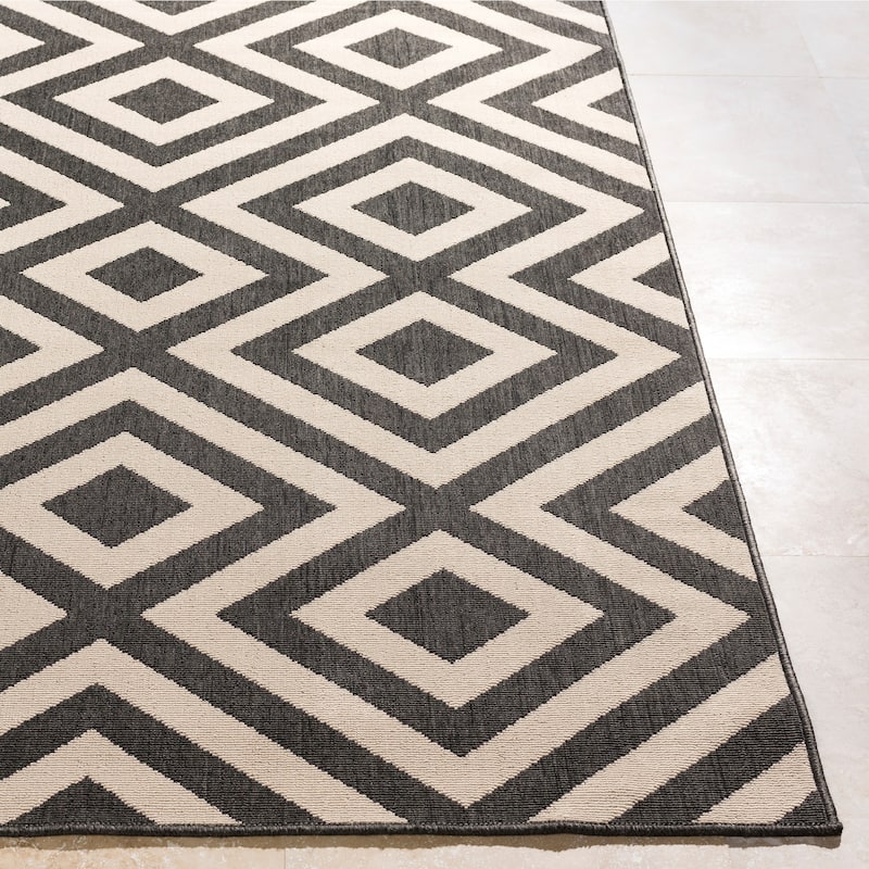 Livabliss Alvise Transitional Geometric Indoor/ Outdoor Area Rug