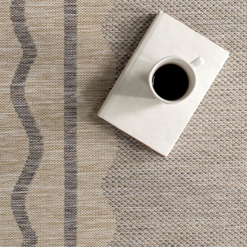 Nuloom Wrenlee Geometric Indoor/Outdoor Area Rug