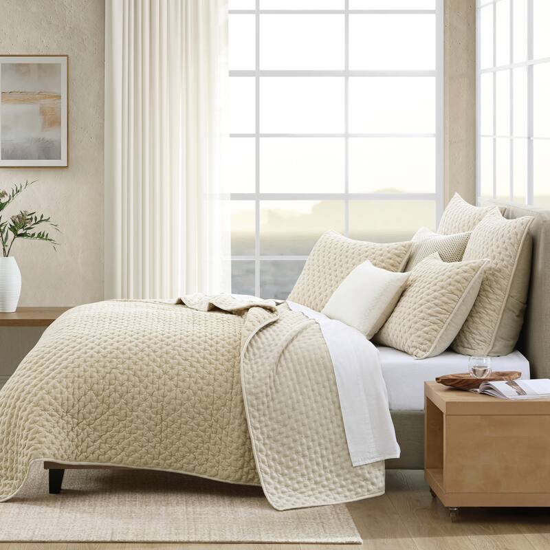 DKNY PURE Velvet Quilt Set