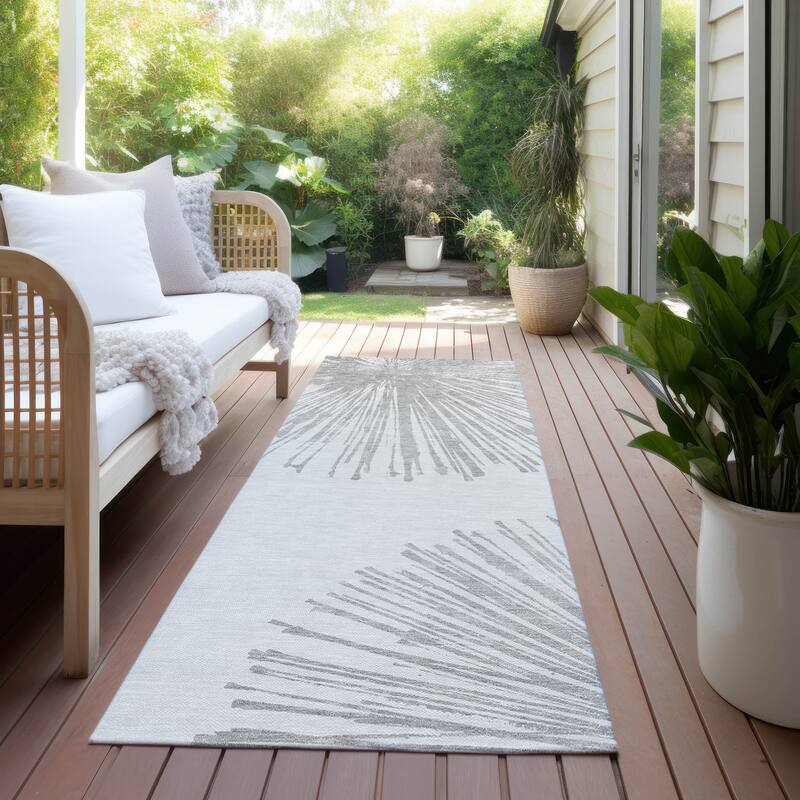 Machine Washable Indoor/ Outdoor Chantille Contemporary Burst Rug