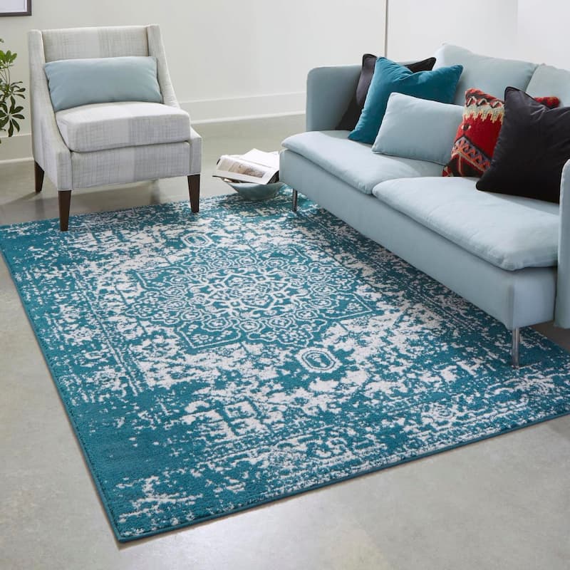 Traditional Brenda Collection Area Rug - Turquoise - 7'x10'