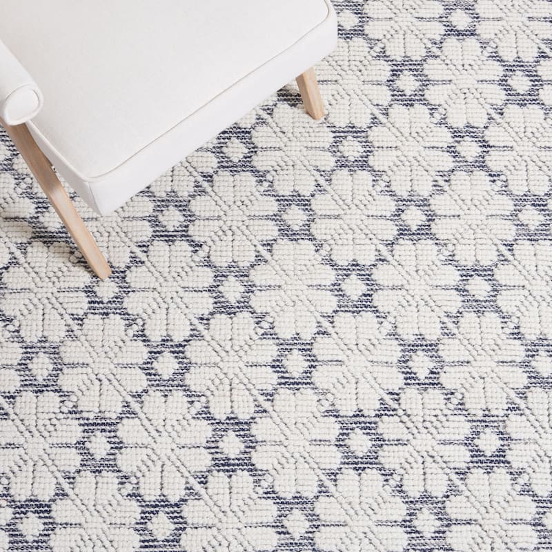 Martha Stewart by SAFAVIEH, Handmade Micheline Wool Rug