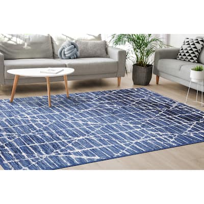 Florence Collection - Blue/Cream Distressed Geometric Rug - 4'7" x 6'7"