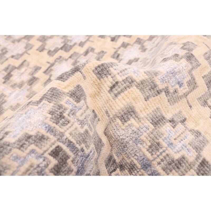 ECARPETGALLERY Hand-knotted Heritage Beige, Light Khaki Silk, Wool Rug - 3'2 x 5'1