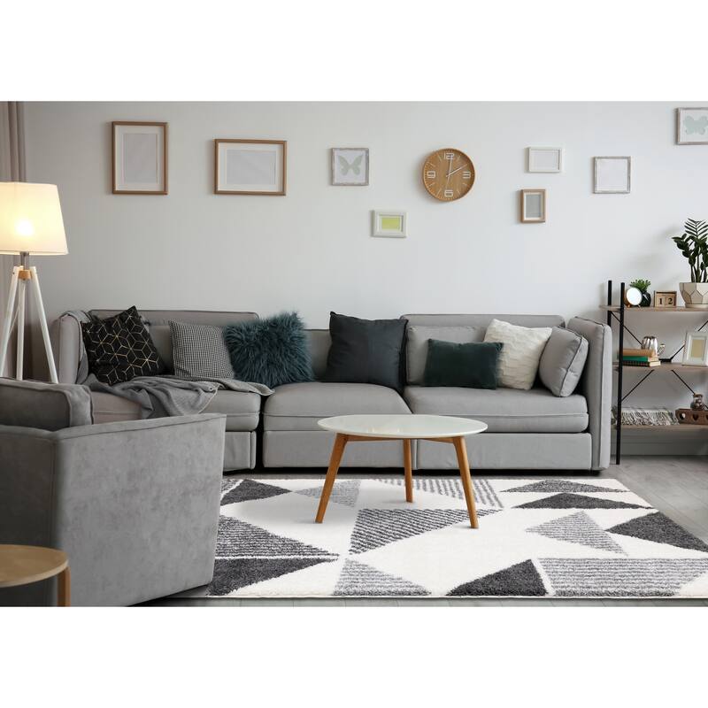 Fairmont Collection - White/Gray Striped Triangles Rug