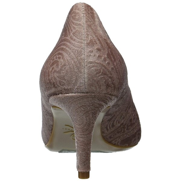 nine west soho classic pumps