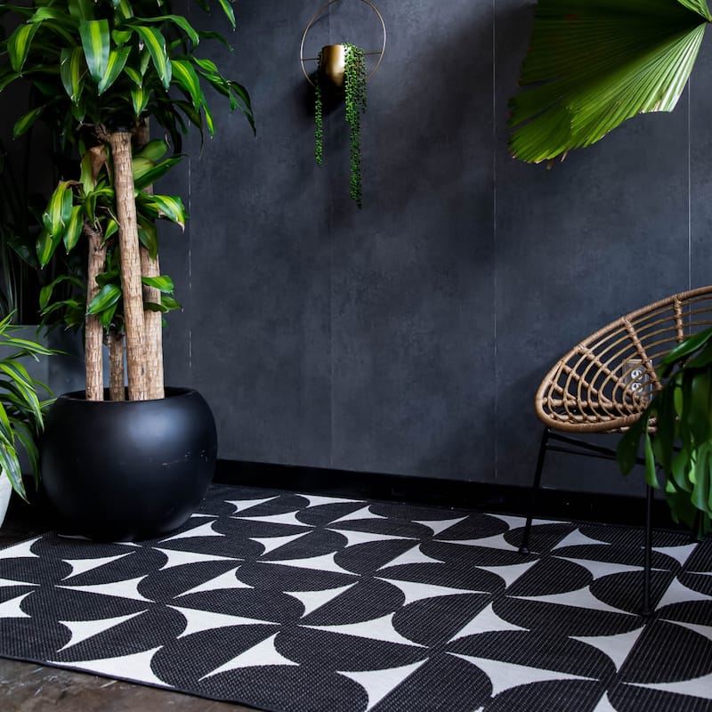 Camille Modern Geometric Indoor/Outdoor Area Rug