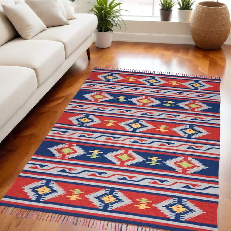 Duruq Southwestern Woven with Fringe Area Rug By HomeRoots - 84' X '60' X '0.25 - 84' X '60' X '0.25 - Oxford Blue - Rectangle