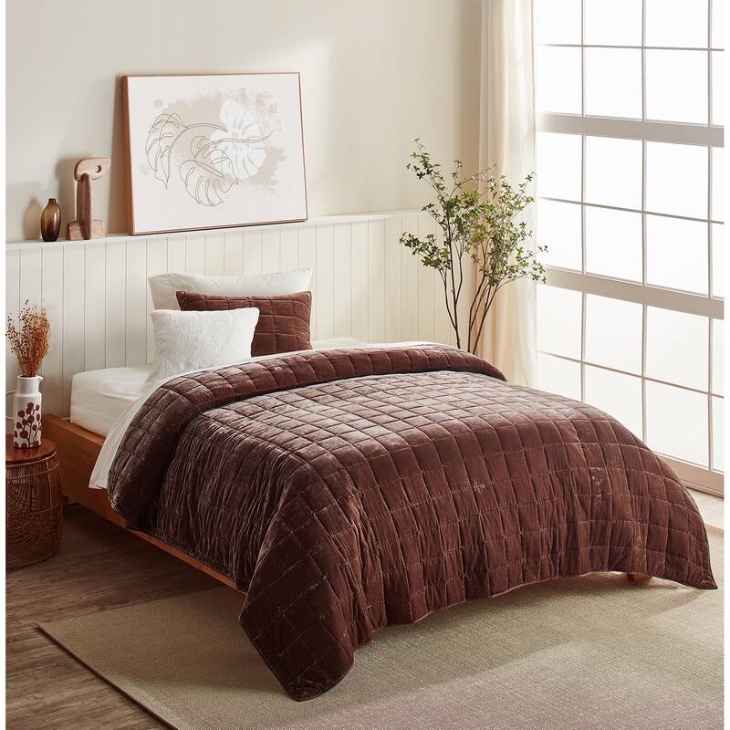 Splendid Maddie Soft Velvet Feel 3-Piece Quilt Set