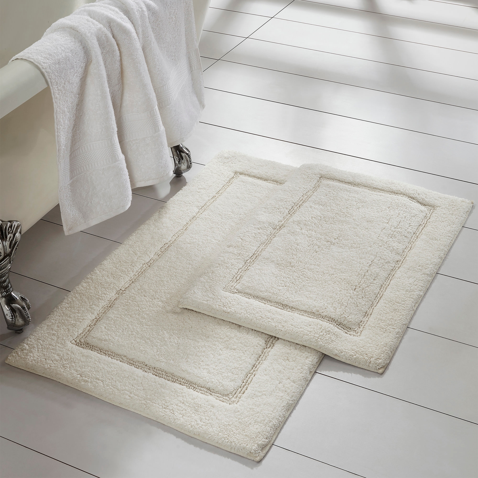 20X32 Inch White Bath Mat Soft Shaggy Bathroom Rugs Non-Slip Rubber Shower  Rugs Luxury Washable Bath Rug for Living Room - China Hotel Rugs and  Bathroom Rugs price
