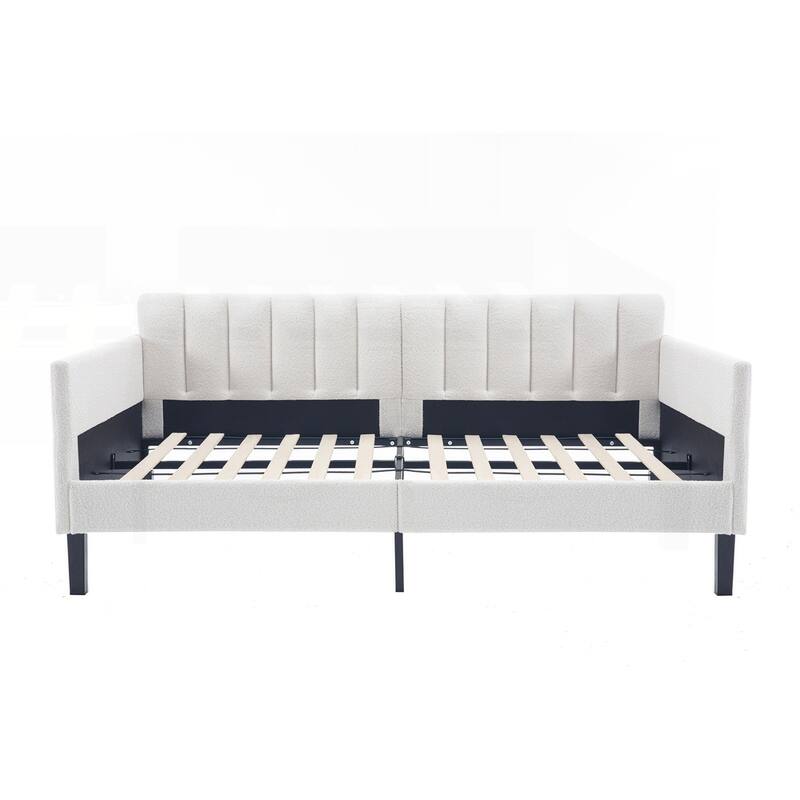 Luxurious Modern Daybed with Tufted Backrest and Exceptional Comfort