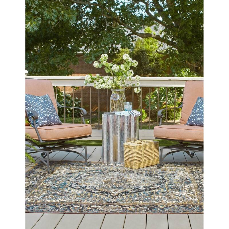 Outdoor Nirie Collection Area Rug