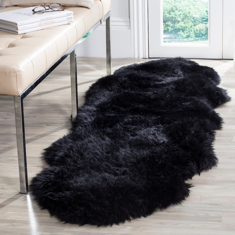 SAFAVIEH Handmade Natural Sheepskin Leanca 3.4-inch Thick Rug - 2' x 6' Runner - Midnight Black - Runner