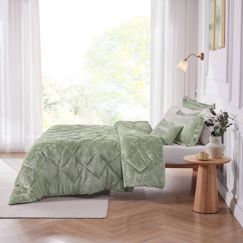 Intelligent Design Isabel Velvet Comforter Set